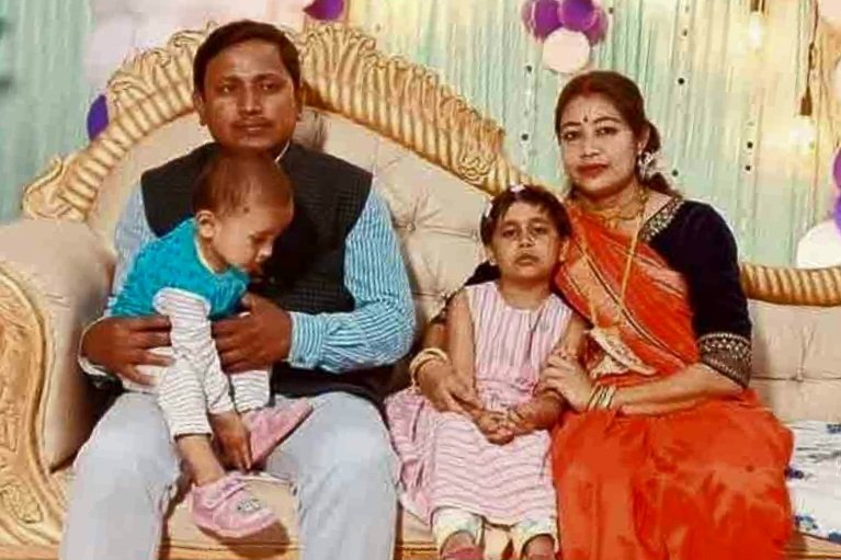 Cooch Behar : सड़क दुर्घटना में एक ही परिवार के चार सदस्यों की मौत