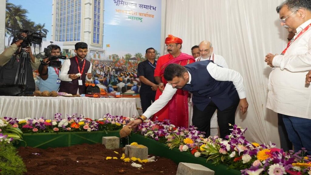 हम जानते थे विघ्न संतोषी सवाल उठाएंगे : बीजेपी के विरोधियों को कम देवेंद्र ने फटकारा