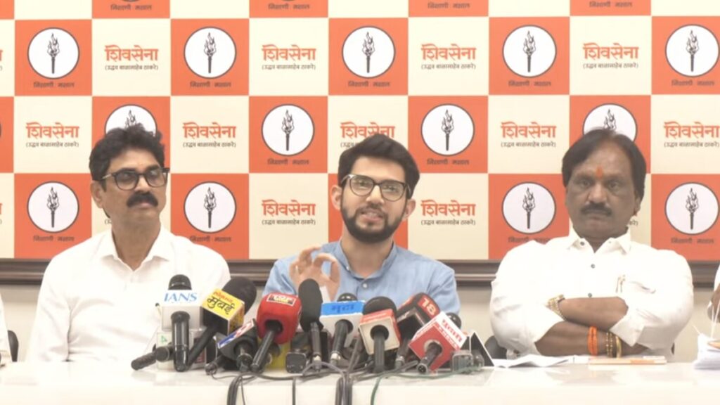 मतदाता सूची पर रार जारी : उद्धव-राज ने चुनाव आयोग ने फिर लगाए गड़बड़ी के आरोप