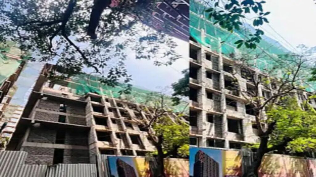 चेंबूर में निर्माणाधीन इमारत से 6 मजदूर गिरे : दो की मौत, 4 घायल