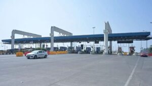 बांद्रा-वर्ली सी लिंक टोल प्लाजा पर आधी रात बवाल : 9 लोगों पर केस दर्ज