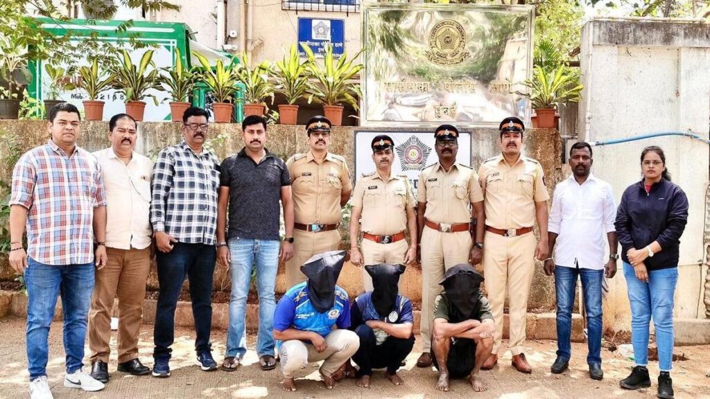 बुजुर्गों को ठगती थी शातिर ‘बोलबच्चन’ टोली : साकीनाका पुलिस ने किया गिरफ्तार