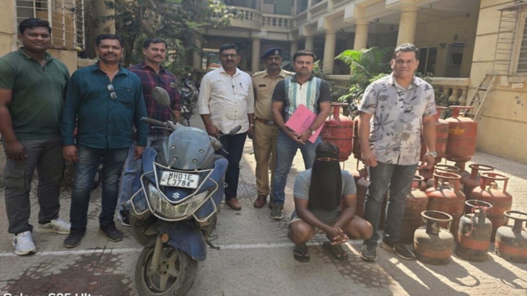 पवई पुलिस ने सिलेंडर चोर गिरोह का किया भंडाफोड़ : 45 सिलेंडर और 3 बाइक बरामद