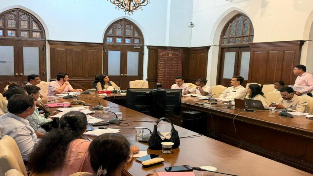 बांद्रा पूर्व के विकास का लक्ष्य : विधायक वरुण सरदेसाई ने की बीएमसी आयुक्त चर्चा