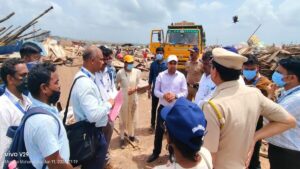 मुंबई उपनगर में अतिक्रमण हटाने की बड़ी कार्रवाई : 14 एकड़ सरकारी जमीन कराई गई खाली