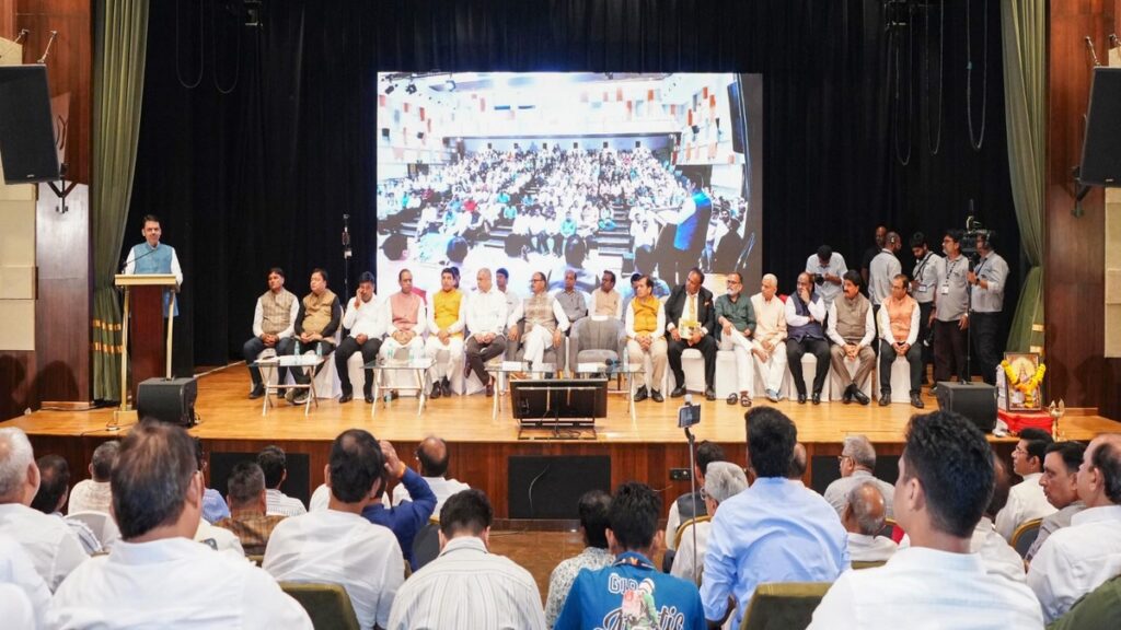 मूल्य आधारित पत्रकारिता देश के विकास की आधारशिला: मुख्यमंत्री फडणवीस