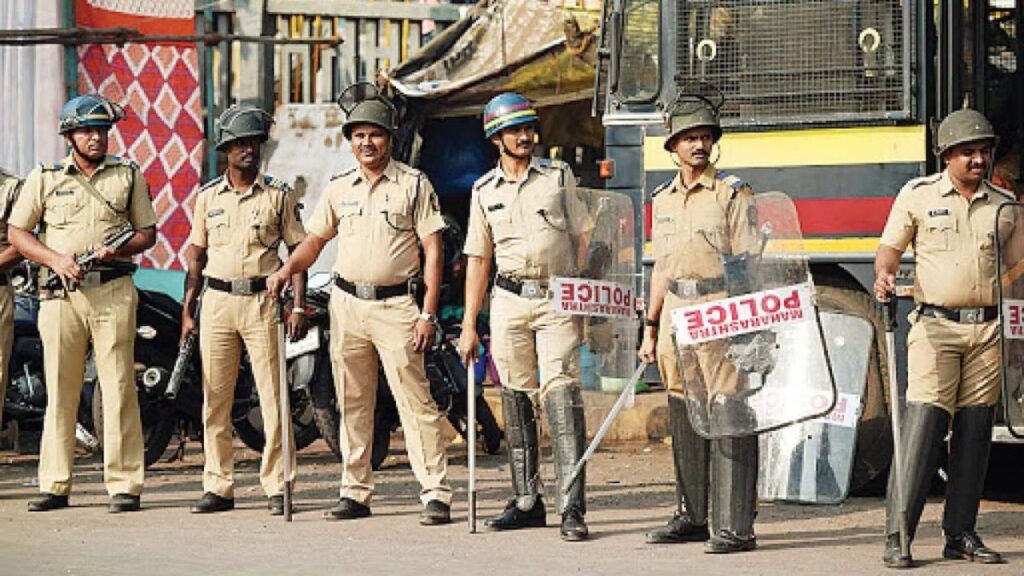 पुलिस में 16 हजार से अधिक पद रिक्त : वर्षा गायकवाड़ ने की जल्द भरने की मांग
